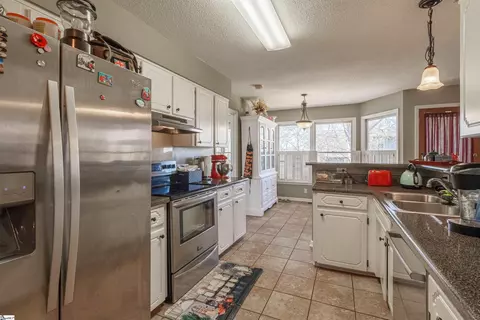 Kitchen - 309 Middleton Ct, Moore, SC 29369 photo 1 of 3