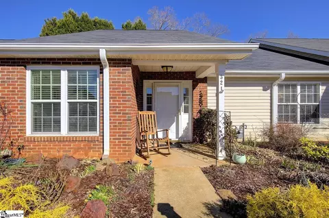 321 Woodruff Park Ln, Simpsonville, SC 29681
