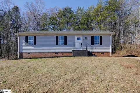 25 Lee Way, Taylors, SC 29687