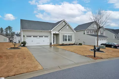 306 Vicksburg Dr, Piedmont, SC 29673