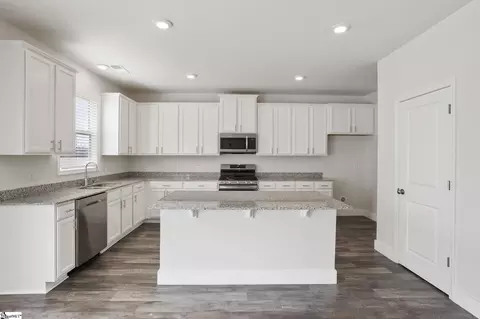 Kitchen - 704 Chesterfield Ct, Boiling Springs, SC 29316 photo 2 of 2