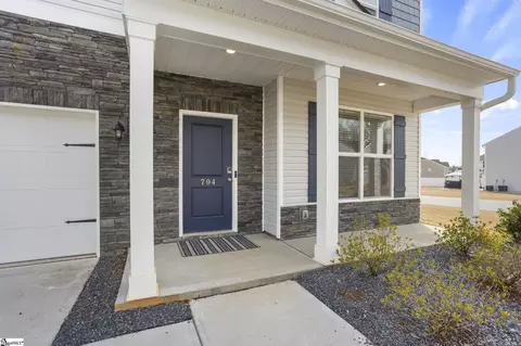Exterior - 704 Chesterfield Ct, Boiling Springs, SC 29316 photo 2 of 7
