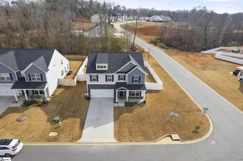 Exterior - 704 Chesterfield Ct, Boiling Springs, SC 29316 photo 4 of 7