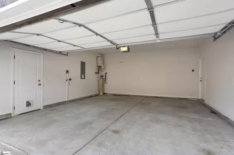 Exterior - 704 Chesterfield Ct, Boiling Springs, SC 29316 photo 6 of 7