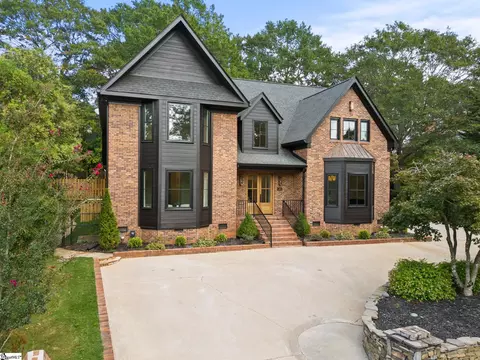 19 Harvest Ln, Greenville, SC 29601