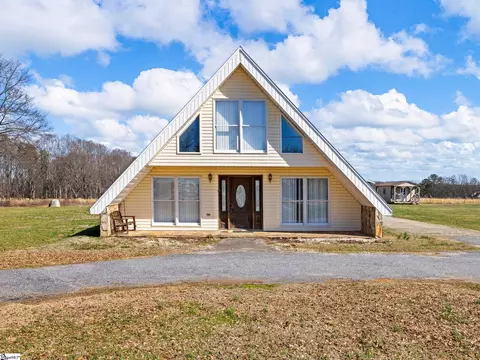 693 Sugar Ridge Rd, Inman, SC 29349