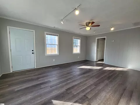 Living - 200 Hedgewood Ter, Greer, SC 29650 photo 2 of 2
