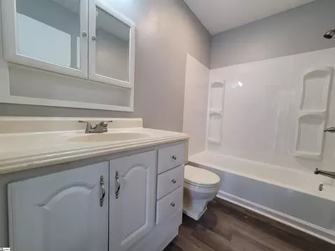 Bath - 200 Hedgewood Ter, Greer, SC 29650 photo 1 of 5