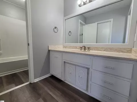 Bath - 200 Hedgewood Ter, Greer, SC 29650 photo 2 of 5