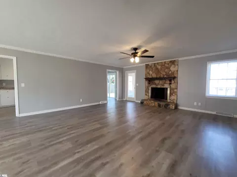 Living - 200 Hedgewood Ter, Greer, SC 29650 photo 1 of 2