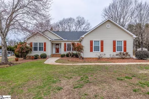 315 Huddersfield Dr, Piedmont, SC 29673