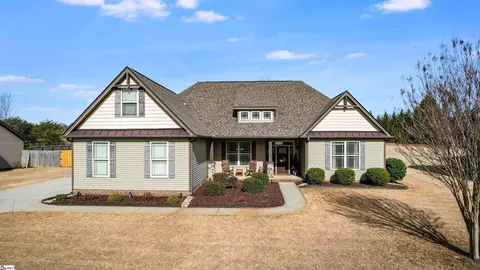 216 Amber Oaks Dr, Greer, SC 29651