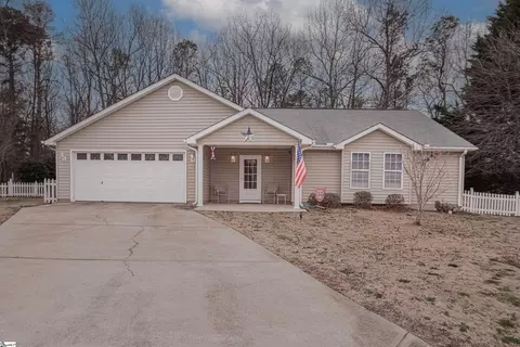 208 Dexter Bend Ct, Fountain Inn, SC 29644