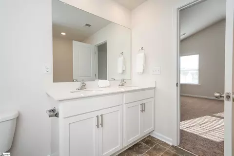 Bath - 4 Corbel Dr, Greer, SC 29650 photo 2 of 4