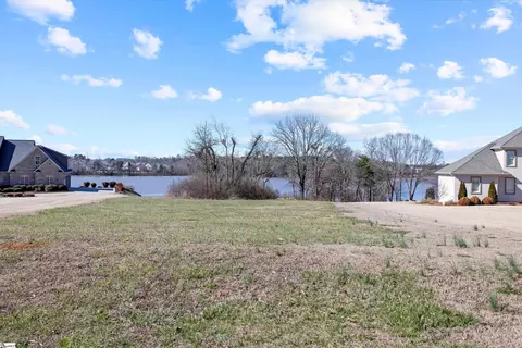 129 Shore Vista Ln, Greer, SC 29651