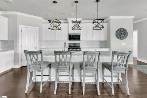 Kitchen - 155 Redcroft Dr, Greer, SC 29651 photo 2 of 3