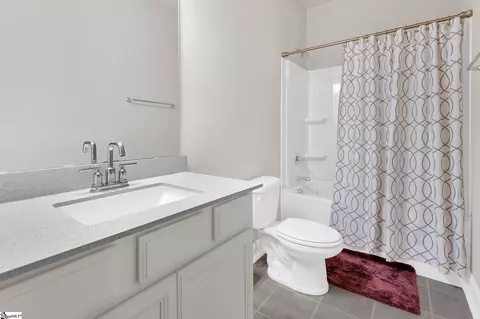 Bath - 155 Redcroft Dr, Greer, SC 29651 photo 3 of 4