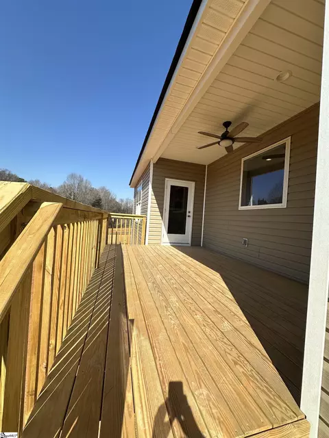 805 Rolling Valley Ct, Greer, SC 29651 photo 17