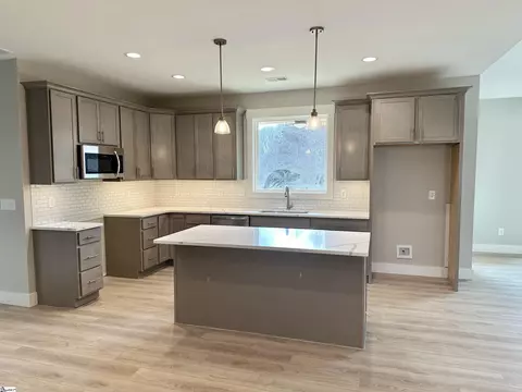 805 Rolling Valley Ct, Greer, SC 29651 photo 3
