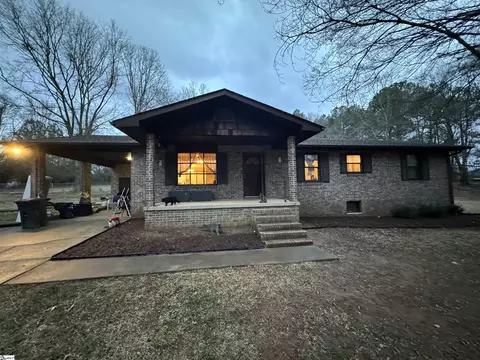561 New Harrison Bridge Rd, Simpsonville, SC 29680