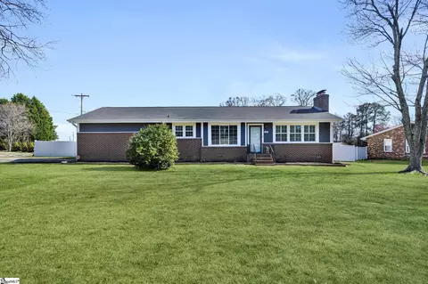 104 Hillside Dr, Greer, SC 29651