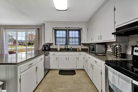 Kitchen - 104 Hillside Dr, Greer, SC 29651 photo 2 of 3