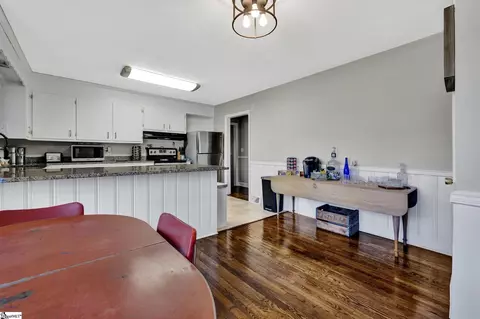 Kitchen - 104 Hillside Dr, Greer, SC 29651 photo 1 of 3