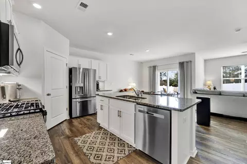 Kitchen - 541 Sapling Gap Rd, Greer, SC 29651 photo 3 of 5