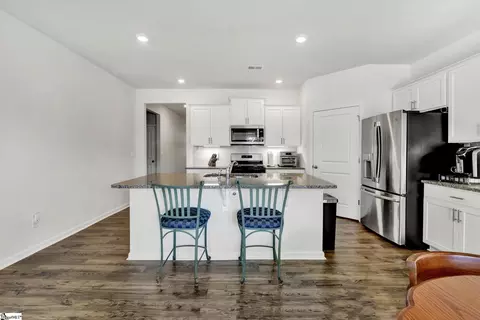 Kitchen - 541 Sapling Gap Rd, Greer, SC 29651 photo 4 of 5
