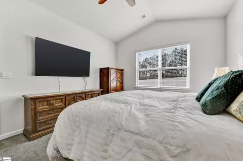 Bedroom - 541 Sapling Gap Rd, Greer, SC 29651 photo 3 of 9