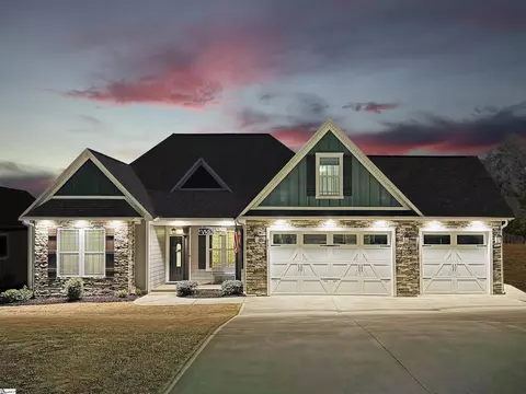 617 Bruce Harbor View Ln, Lyman, SC 29365