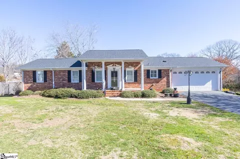 114 Skyland Dr, Easley, SC 29640