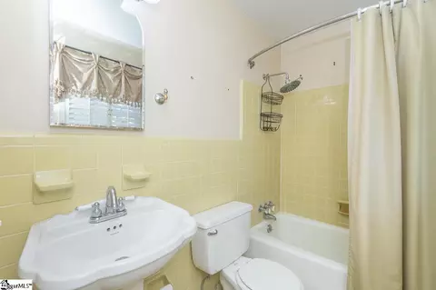 Bath - 114 Skyland Dr, Easley, SC 29640 photo 1 of 2
