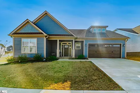 222 Daystrom Dr, Greer, SC 29651
