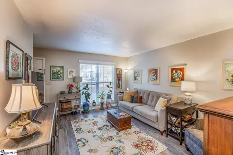 Living - 109 Pendleton Ct, Easley, SC 29640 photo 4 of 4
