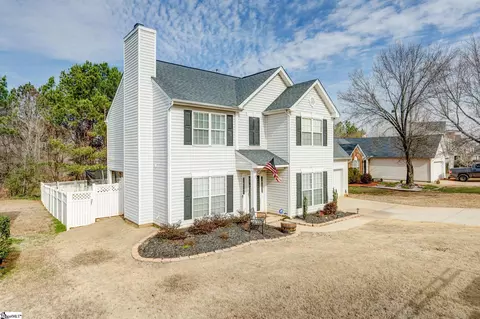17 Brockmore Dr, Greenville, SC 29605