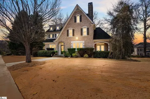 15 Knightsbridge Dr, Simpsonville, SC 29681