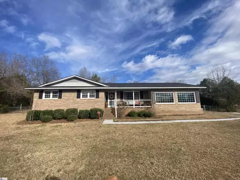 32 Pine Hill Dr, Abbeville, SC 29620
