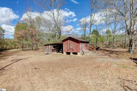 Exterior - 131 Camelot Ct, Easley, SC 29640 photo 8 of 10