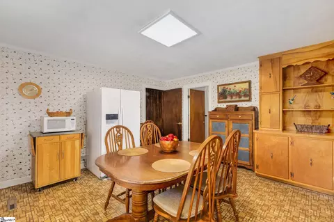 Dining - 131 Camelot Ct, Easley, SC 29640 photo 4 of 4