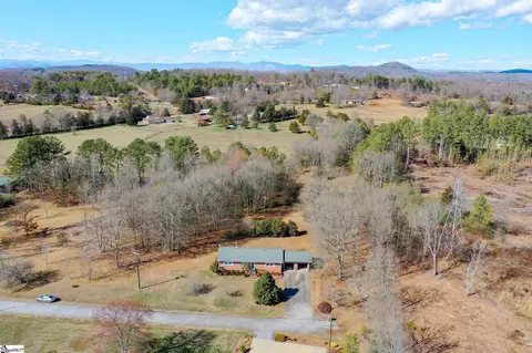 View/Area - 131 Camelot Ct, Easley, SC 29640 photo 2 of 4