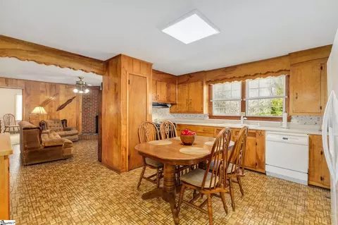 Dining - 131 Camelot Ct, Easley, SC 29640 photo 2 of 4