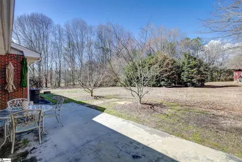 Exterior - 131 Camelot Ct, Easley, SC 29640 photo 6 of 10