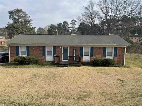 124 Granite Dr, Gaffney, SC 29340