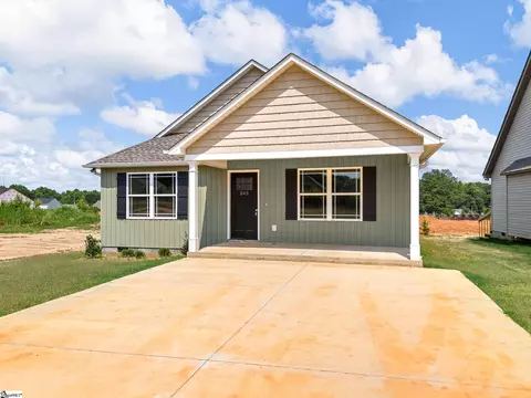 545 Molly Parker Ln, Spartanburg, SC 29301