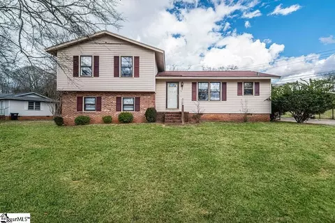 102 Seedleaf Ct, Simpsonville, SC 29680