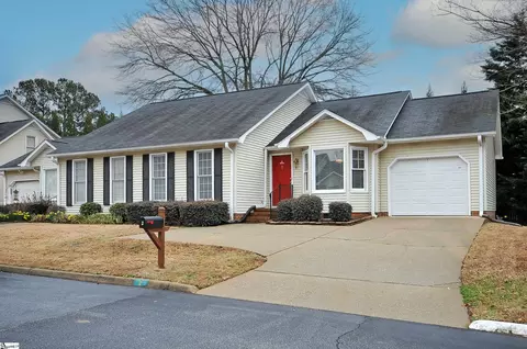 2 Corbin Ct, Taylors, SC 29687