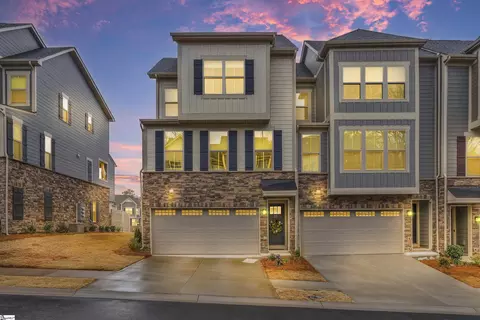 27 Questover Dr, Greenville, SC 29607