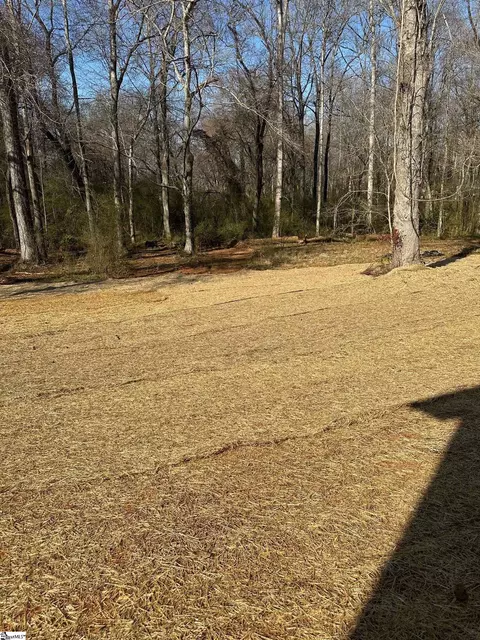 753 Crestview Rd, Easley, SC 29642 photo 2