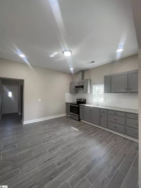 Kitchen - 116 Wright St, Laurens, SC 29360 photo 2 of 3